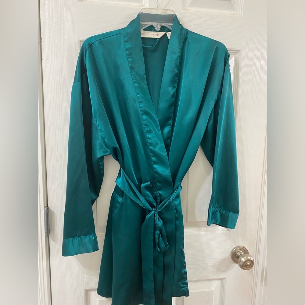 Victoria Secret, green short robe with long sleeves.